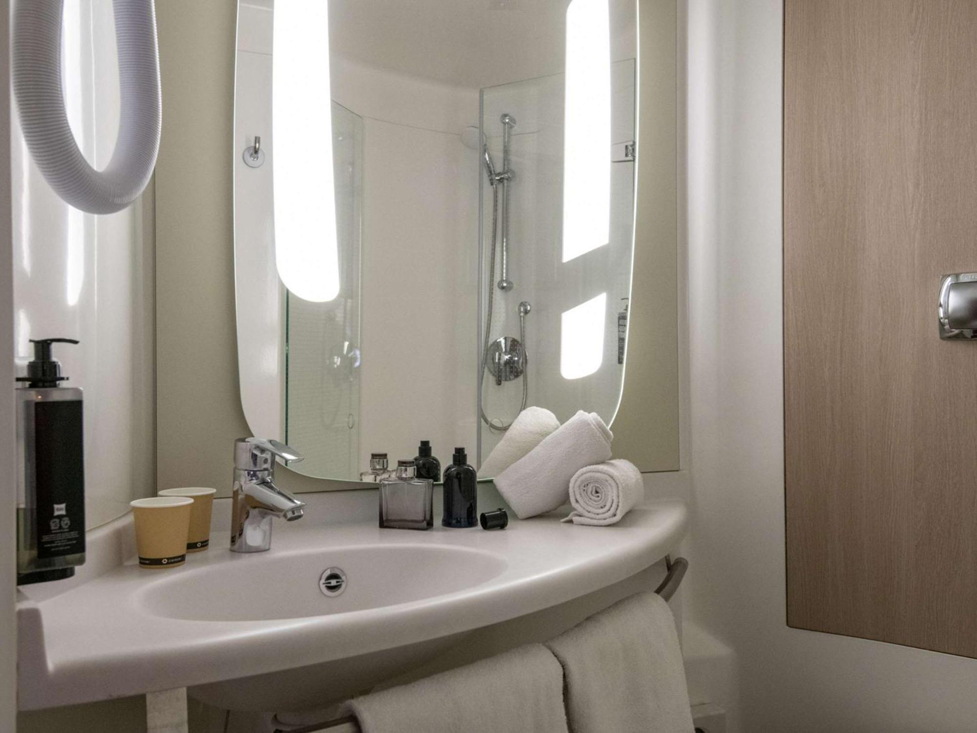 Ibis Golfe De Saint-Tropez Hotel โคโกแล็ง ภายนอก รูปภาพ