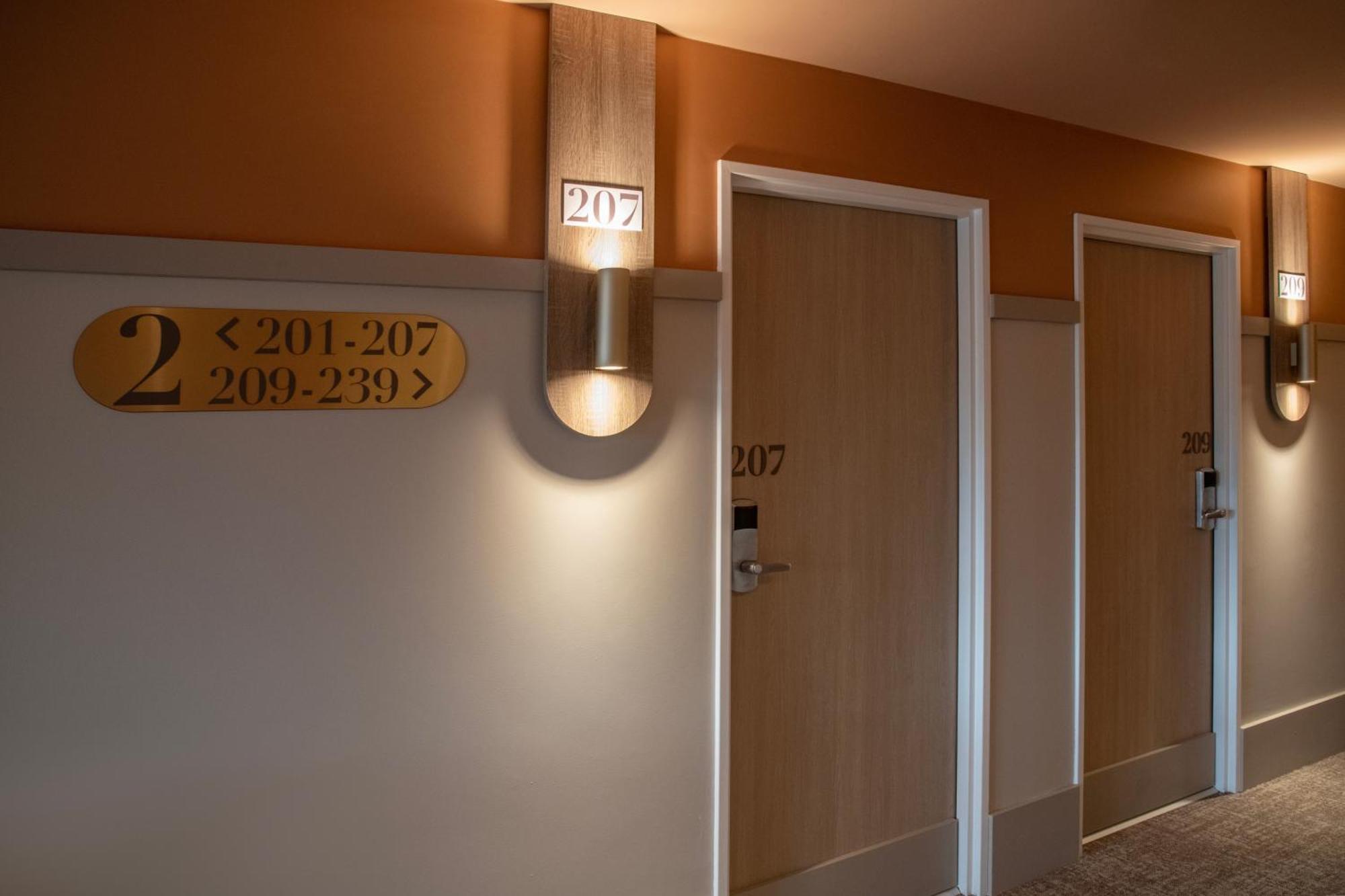 Ibis Golfe De Saint-Tropez Hotel โคโกแล็ง ภายนอก รูปภาพ