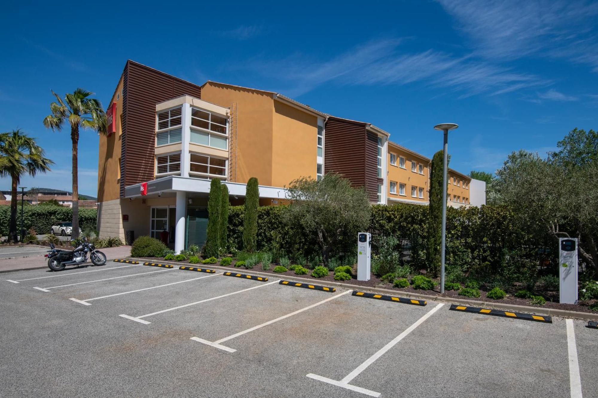 Ibis Golfe De Saint-Tropez Hotel โคโกแล็ง ภายนอก รูปภาพ