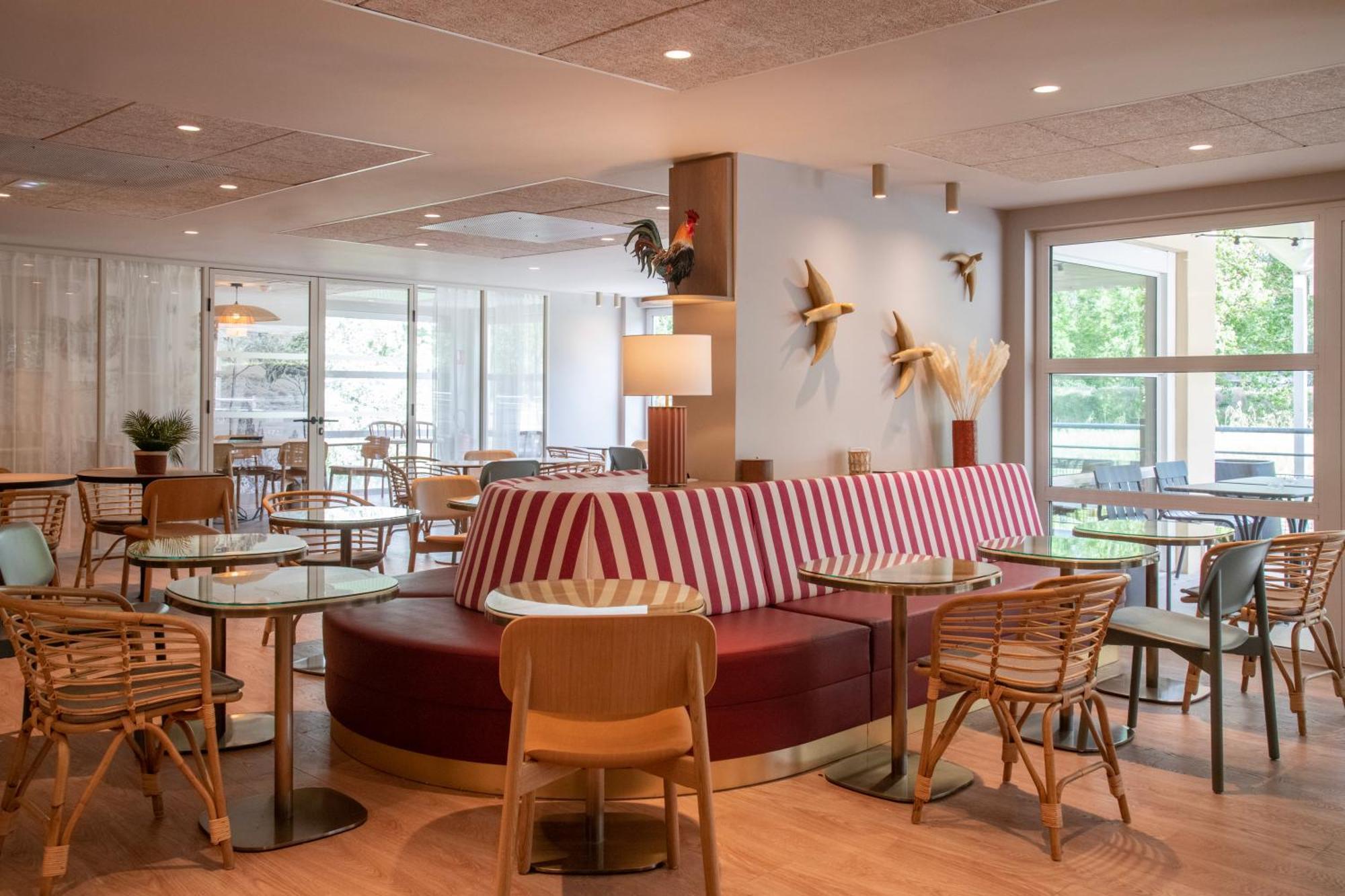 Ibis Golfe De Saint-Tropez Hotel โคโกแล็ง ภายนอก รูปภาพ