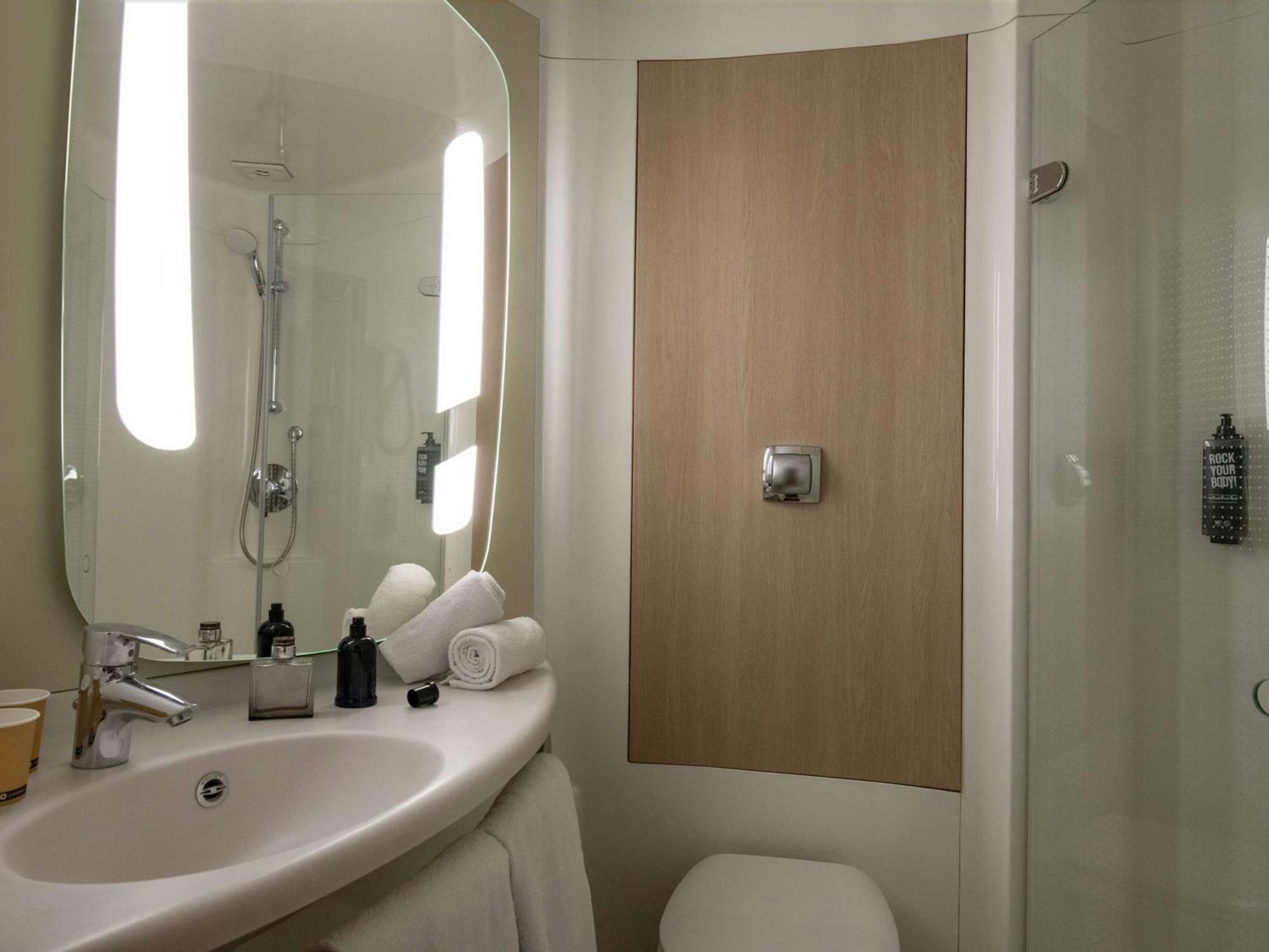 Ibis Golfe De Saint-Tropez Hotel โคโกแล็ง ภายนอก รูปภาพ