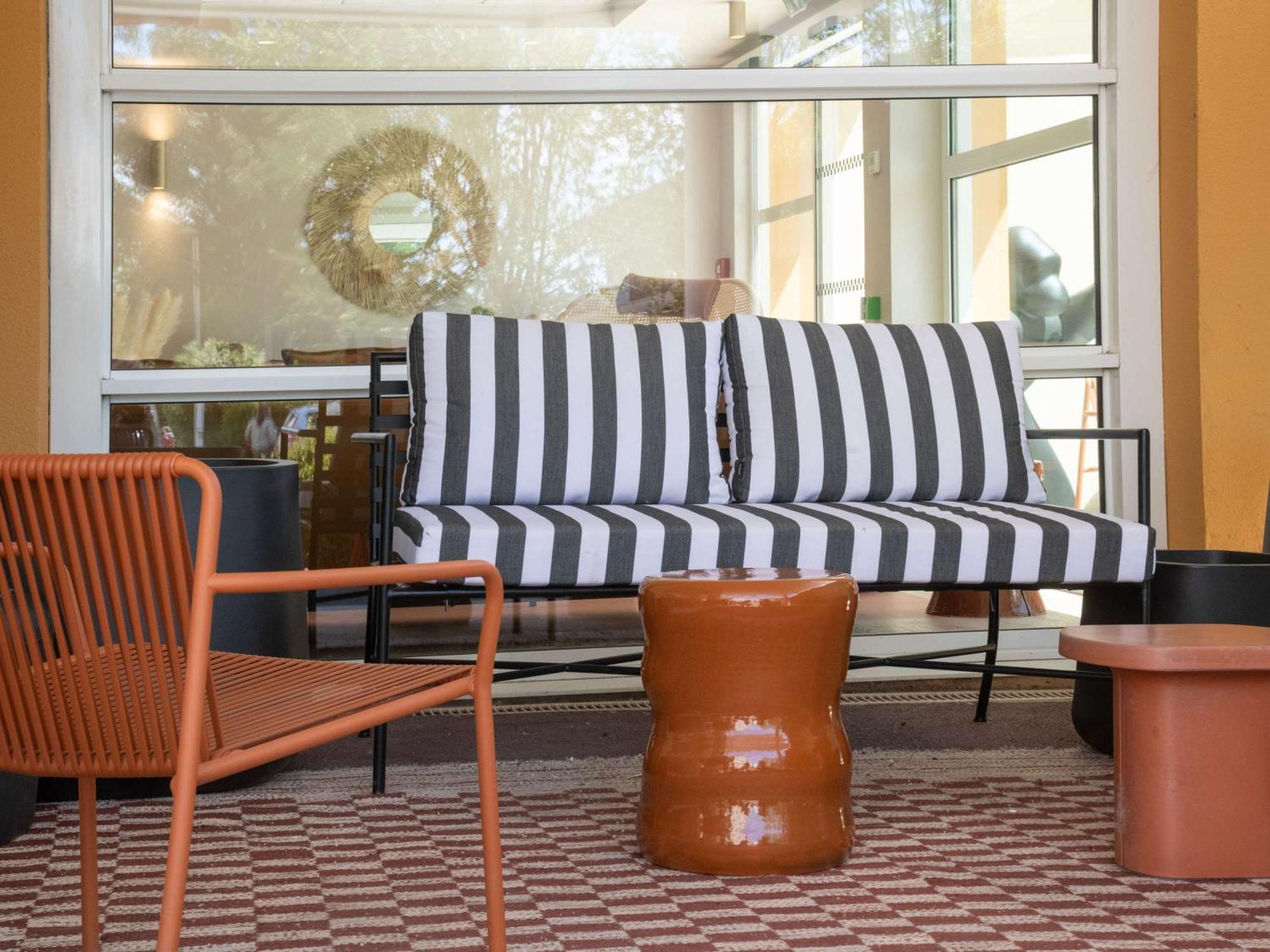 Ibis Golfe De Saint-Tropez Hotel โคโกแล็ง ภายนอก รูปภาพ